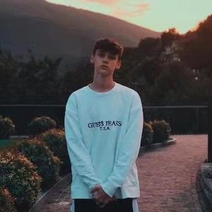 Meet your Posher, Izon